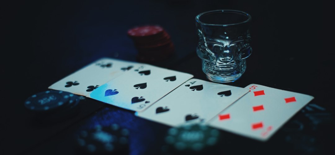 Thuật ngữ trong poker về lối chơi